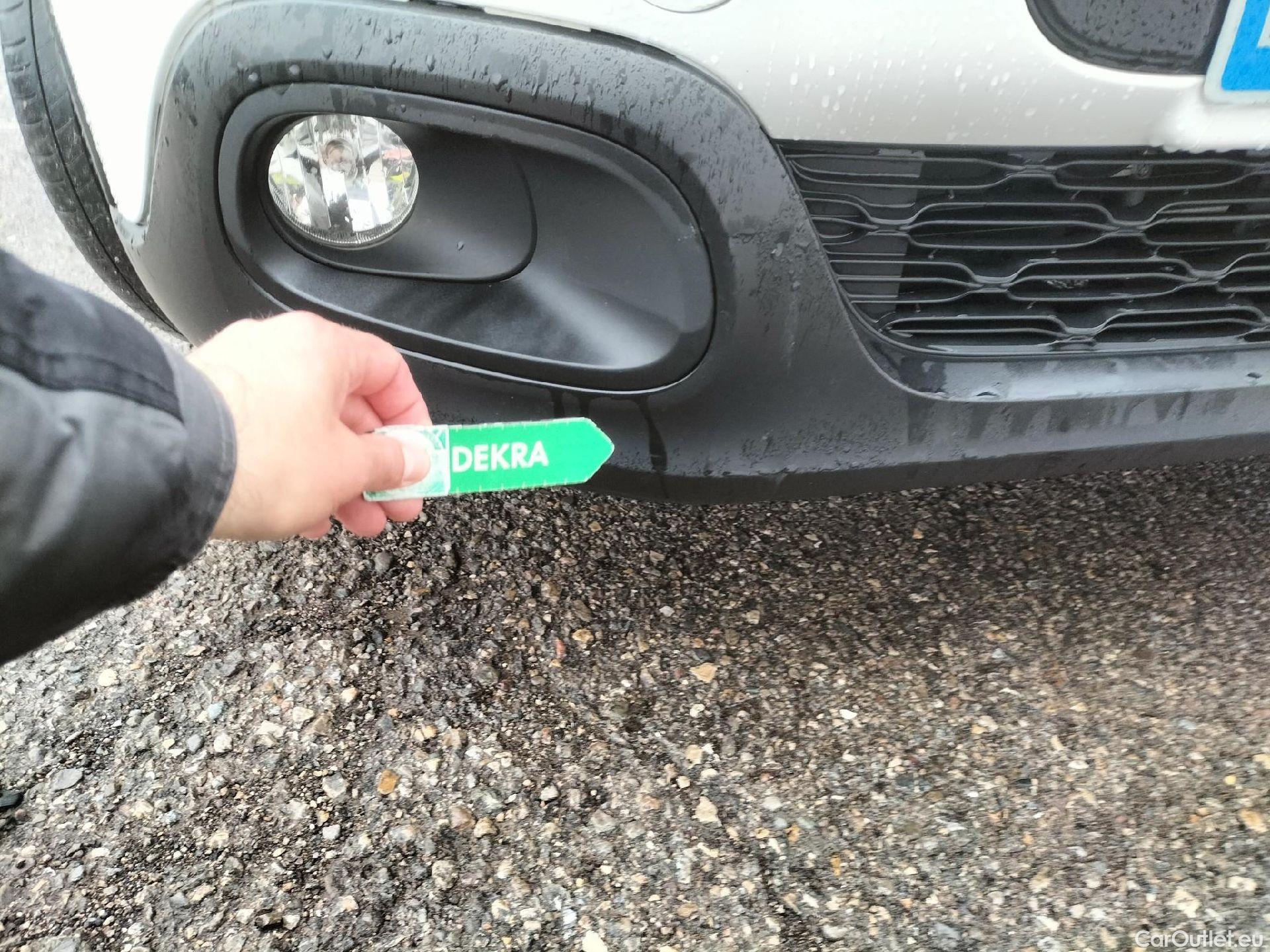  Citroen  C3 CITROEN  / 2016 / 5P / berlina con portón PureTech 60KW (82CV) FEEL (CX) #4