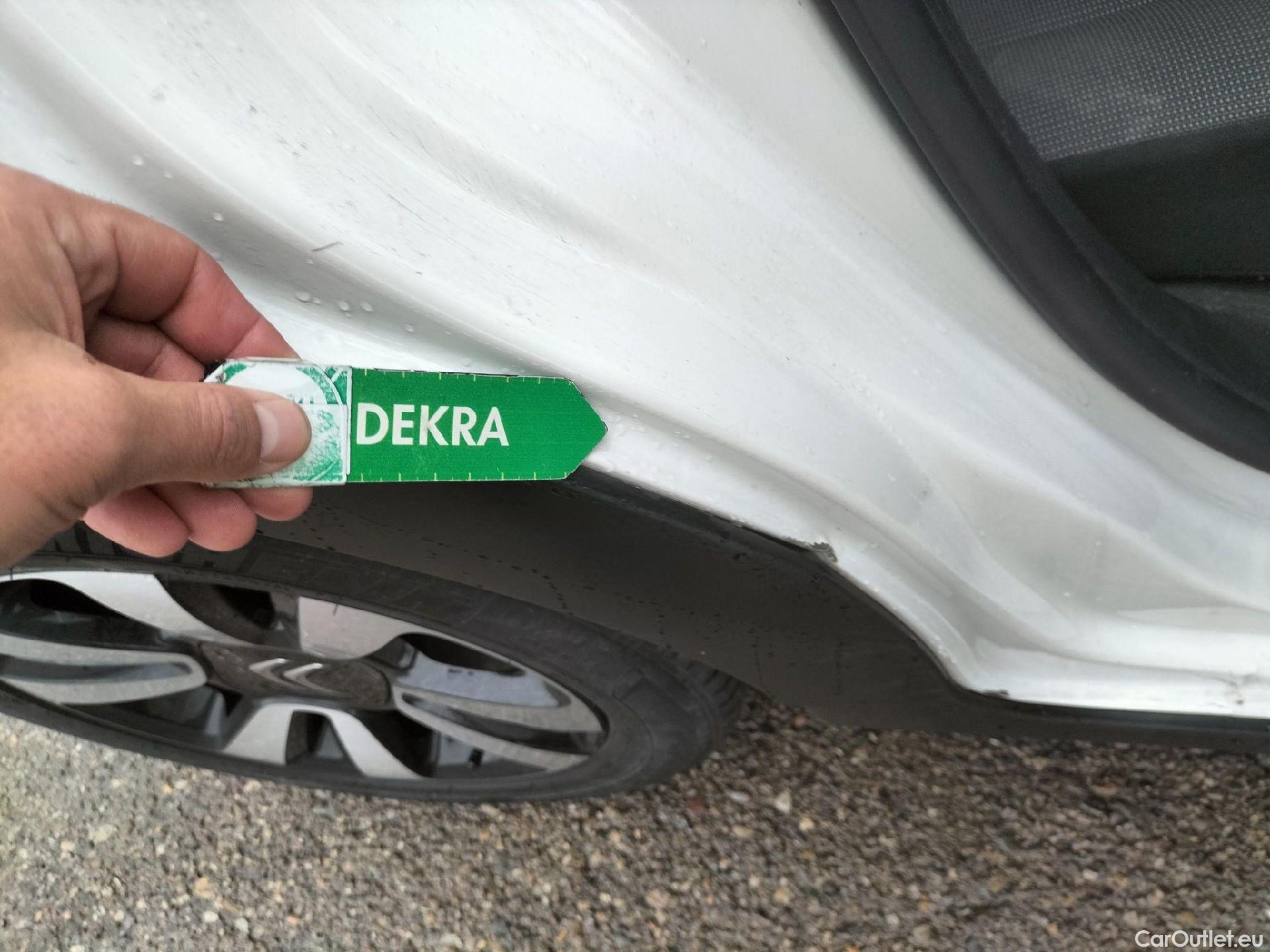  Citroen  C3 CITROEN  / 2016 / 5P / berlina con portón PureTech 60KW (82CV) FEEL (CX) #31