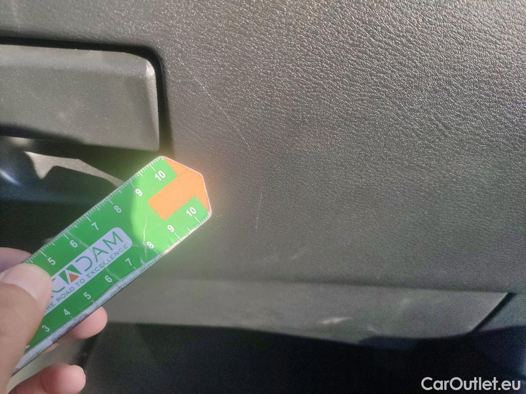  Nissan  Juke NISSAN  / 2019 / 5P / crossover DIG-T 84 kW (114 CV) DCT 7 V N-Connecta (AC2) #4