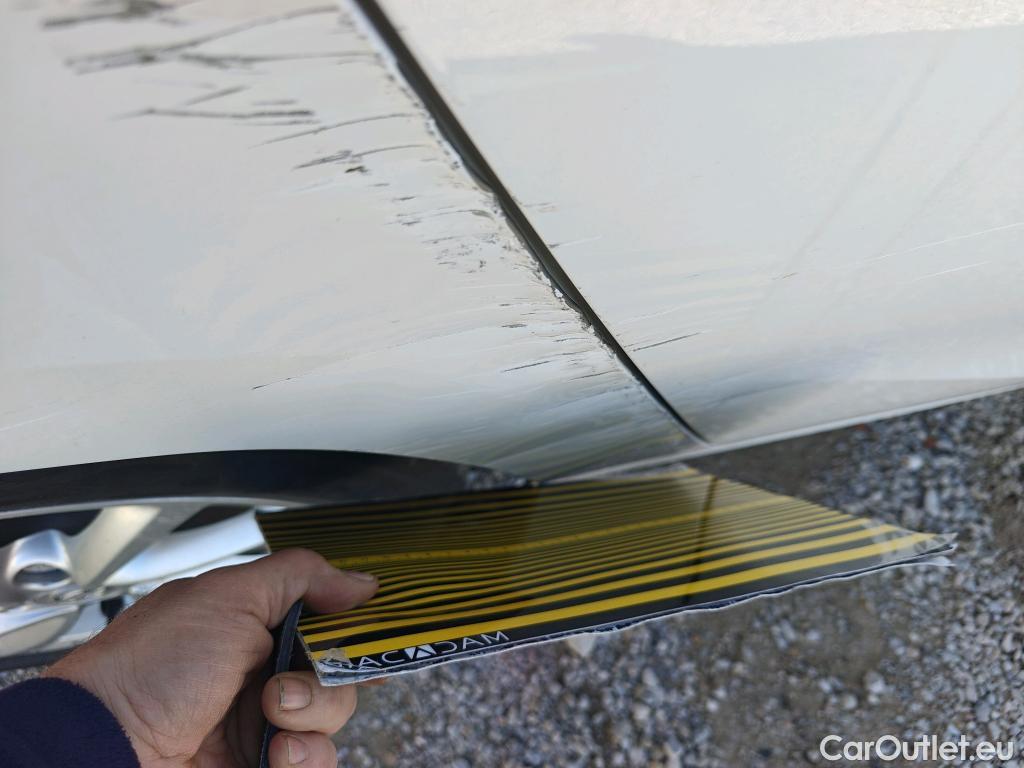  Opel  Corsa OPEL  1.2T XHL 74kW (100CV) Elegance #2