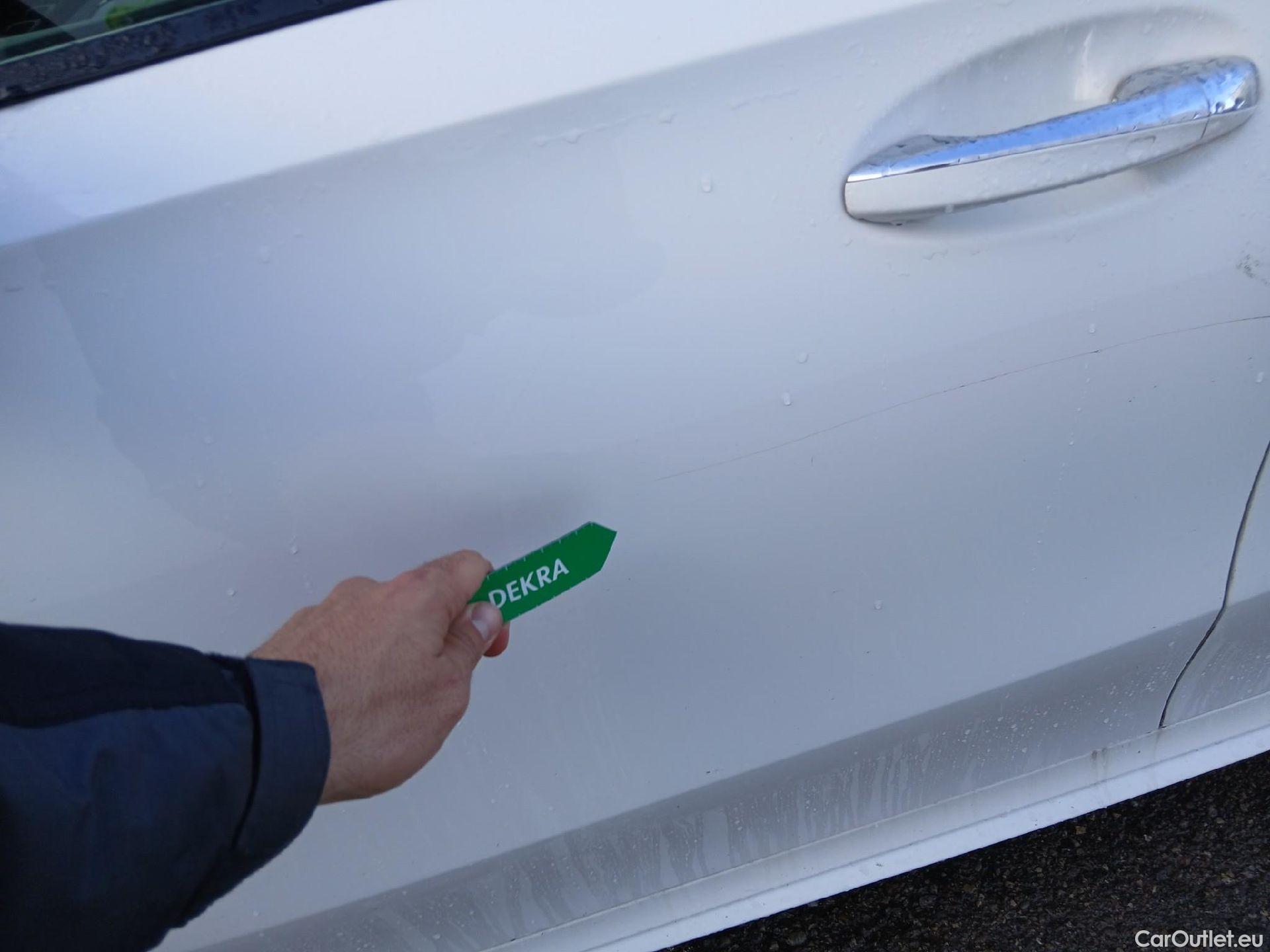  Mercedes  A-Klasse MERCEDES-BENZ Clase A / 2018 / 5P / berlina con portón A 250 e #11