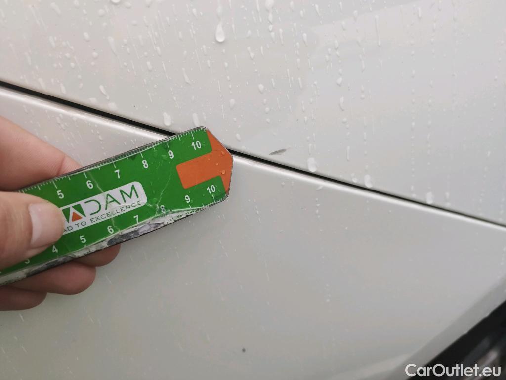  Mercedes  CLA-Klasse MERCEDES-BENZ CLA / 2019 / 4P / coupé CLA 200 #12