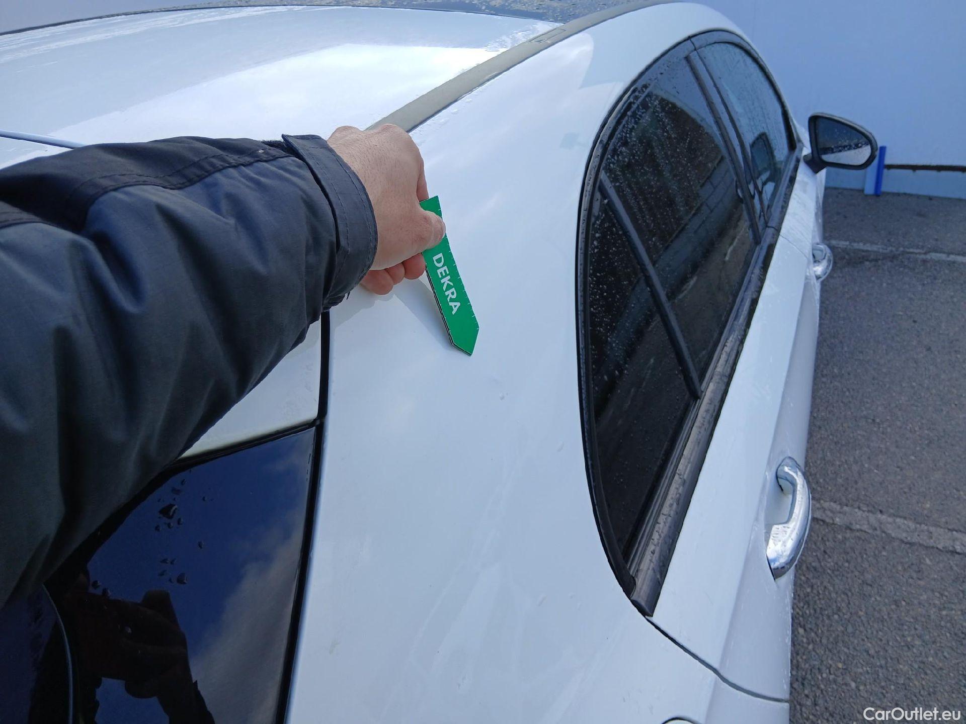  Mercedes  A-Klasse MERCEDES-BENZ Clase A / 2018 / 5P / berlina con portón A 250 e #22