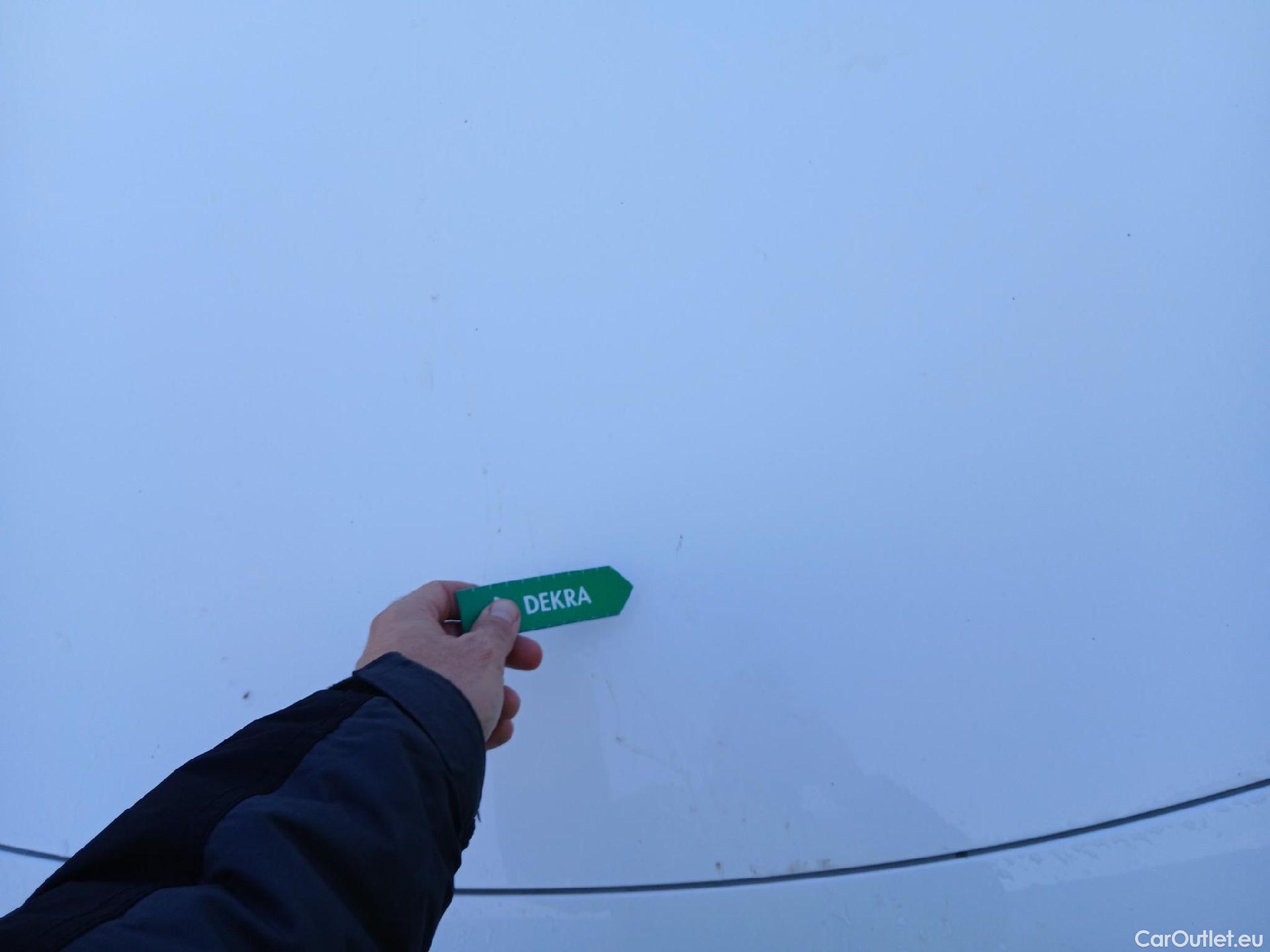  Mercedes  A-Klasse MERCEDES-BENZ Clase A / 2018 / 5P / berlina con portón A 250 e #3