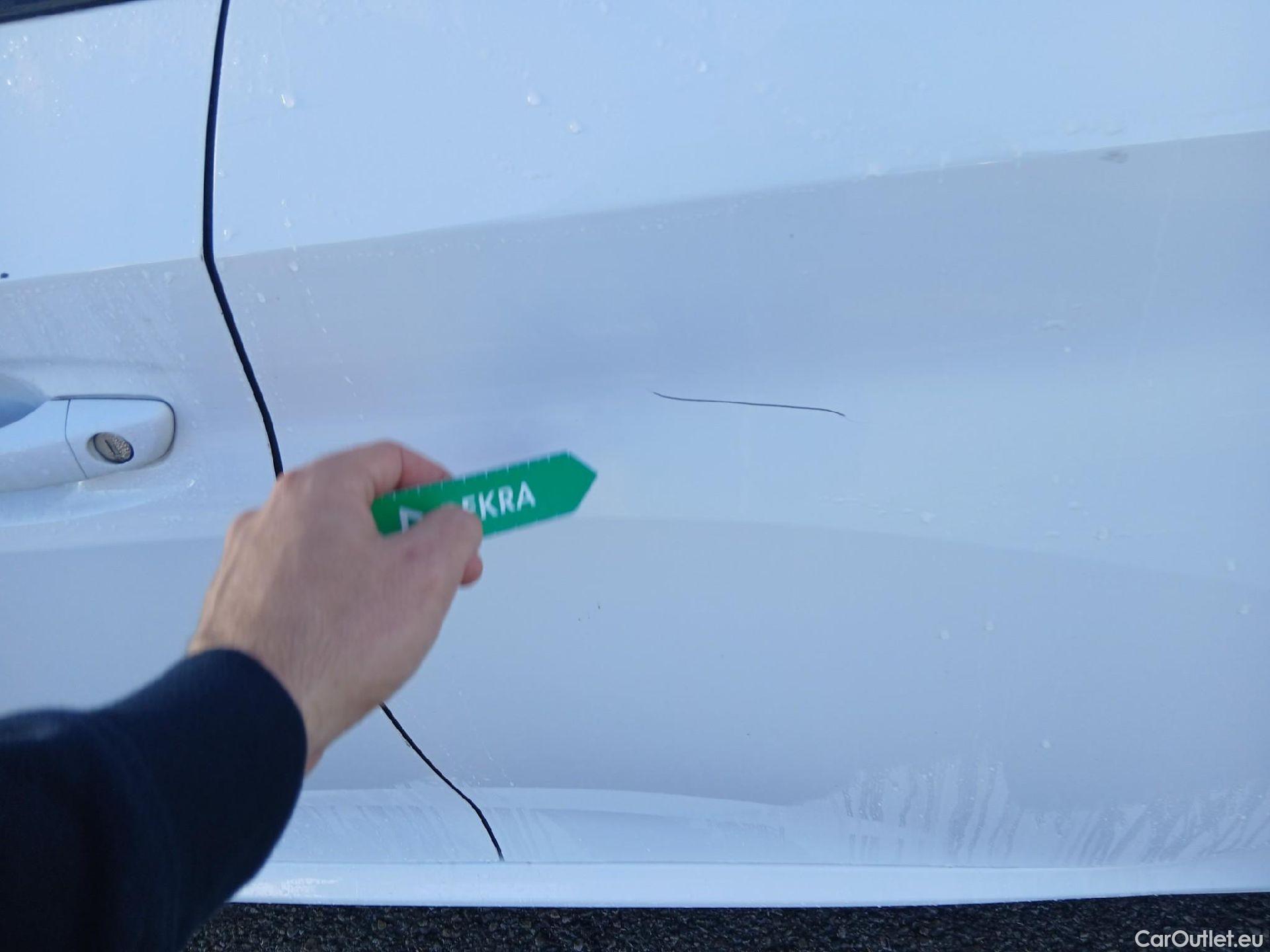  Peugeot  208 PEUGEOT  / 2019 / 5P / berlina con portón BlueHDi 73kW (100CV) Active Pack (AC) #12