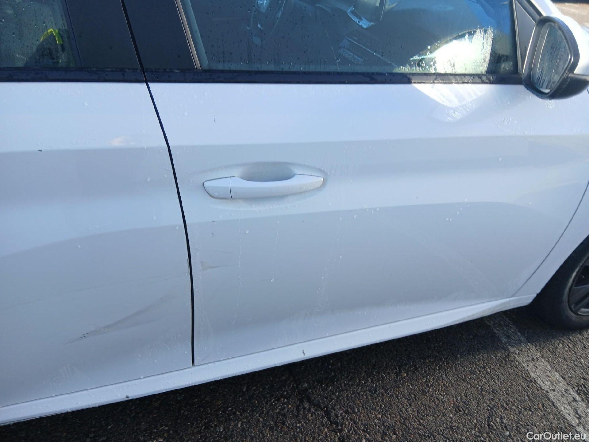  Peugeot  208 PEUGEOT  / 2019 / 5P / berlina con portón BlueHDi 73kW (100CV) Active Pack (AC) #19