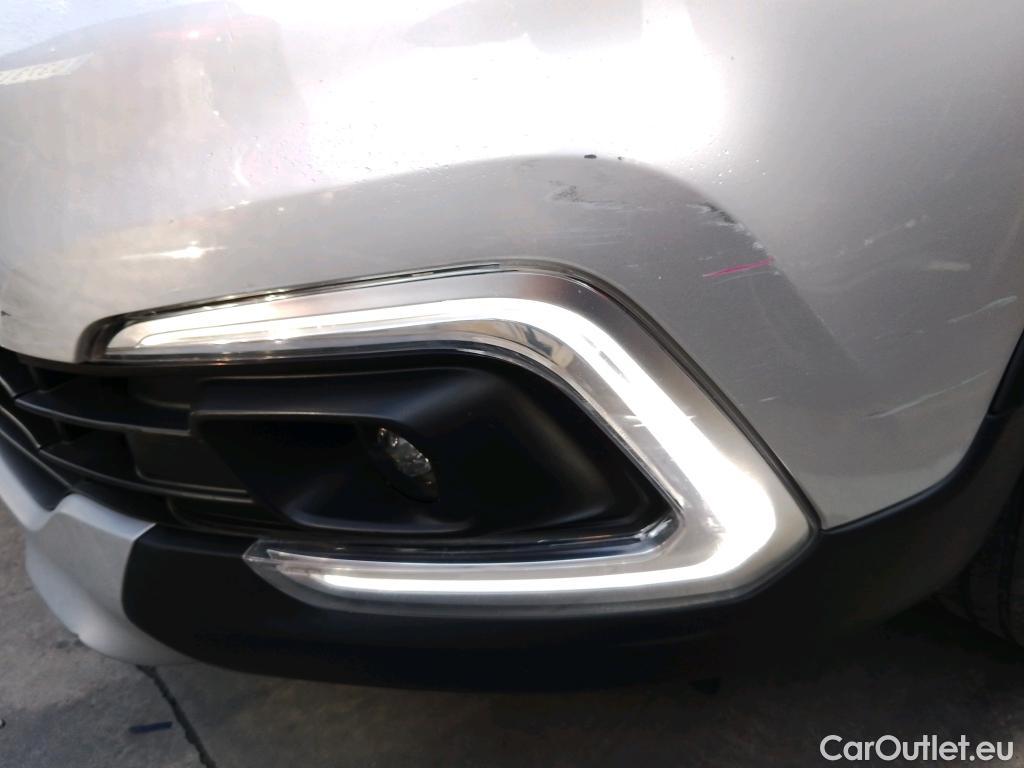  Renault  Captur RENAULT  / 2017 / 5P / crossover Zen dCi 66kW (90CV) #12