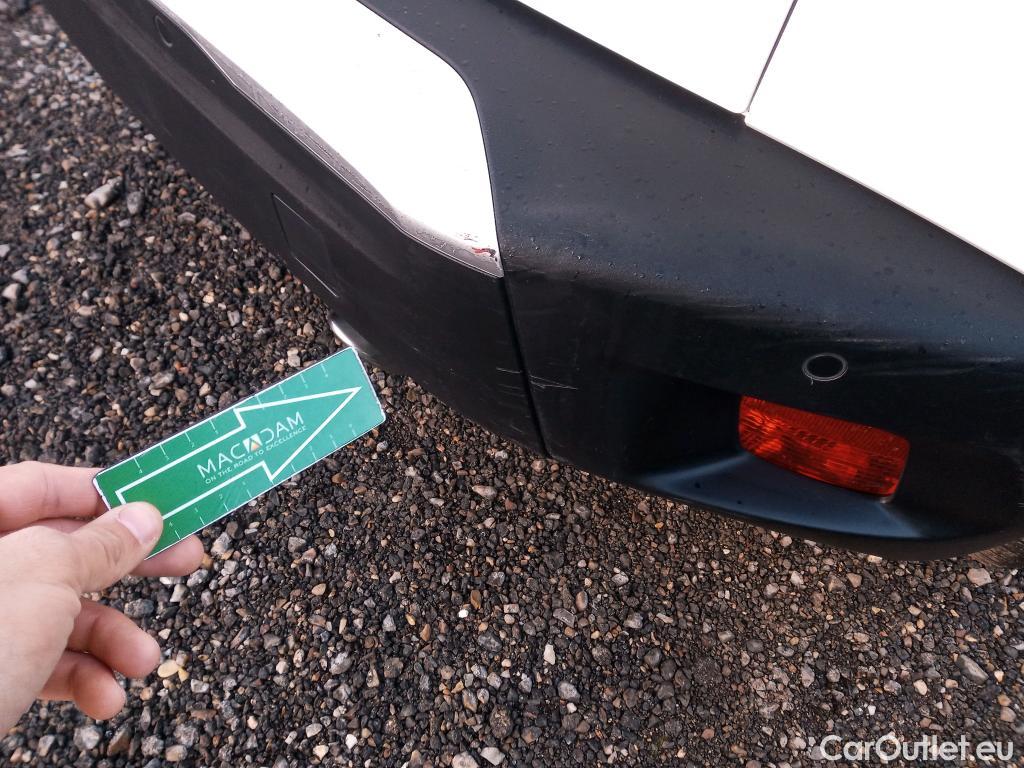  Peugeot  2008 PEUGEOT  / 2019 / 5P / todoterreno Allure BlueHDI 81kW (110CV) #16