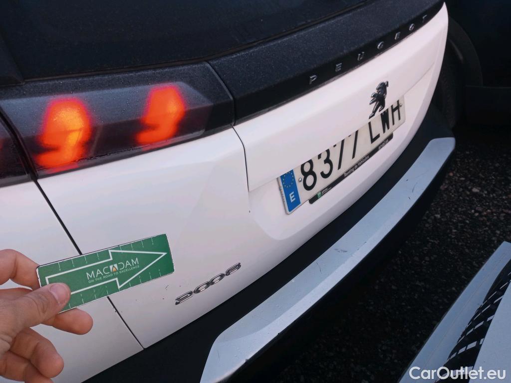  Peugeot  2008 PEUGEOT  / 2019 / 5P / todoterreno Allure BlueHDI 81kW (110CV) #2