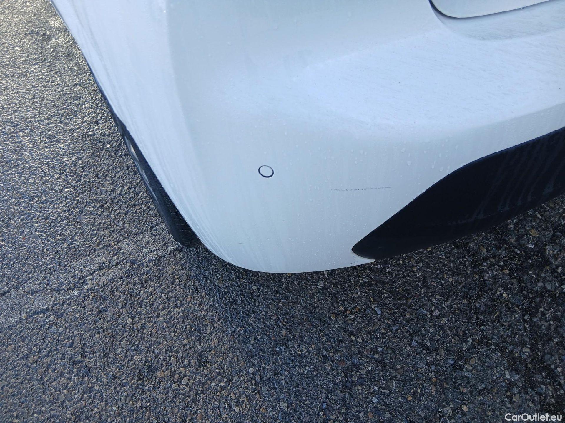  Peugeot  208 PEUGEOT  / 2019 / 5P / berlina con portón BlueHDi 73kW (100CV) Active Pack (AC) #14