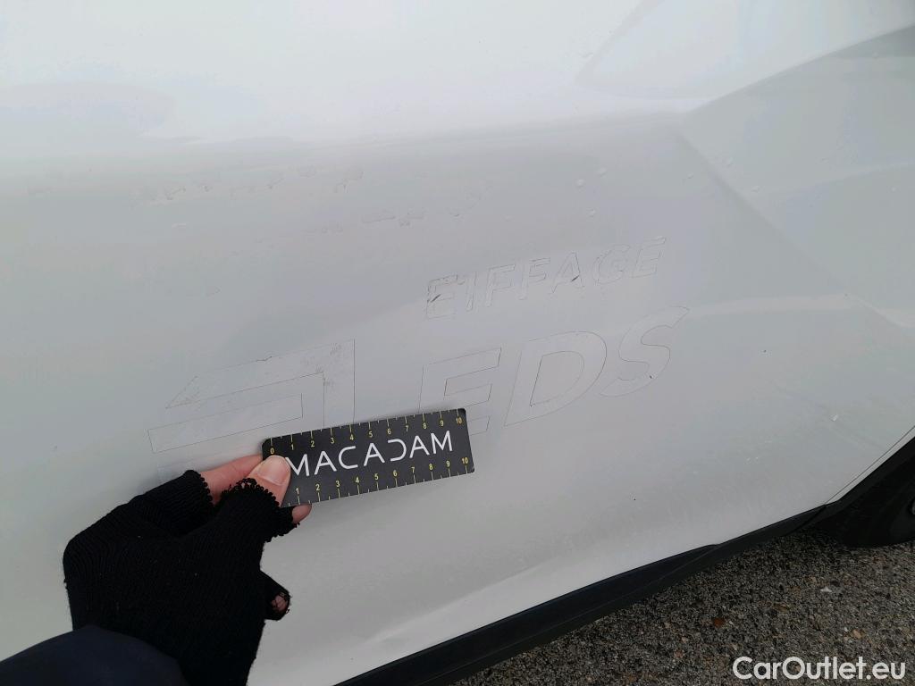  Peugeot  2008 PEUGEOT  / 2019 / 5P / todoterreno Active BlueHDI 81kW (110CV) #4