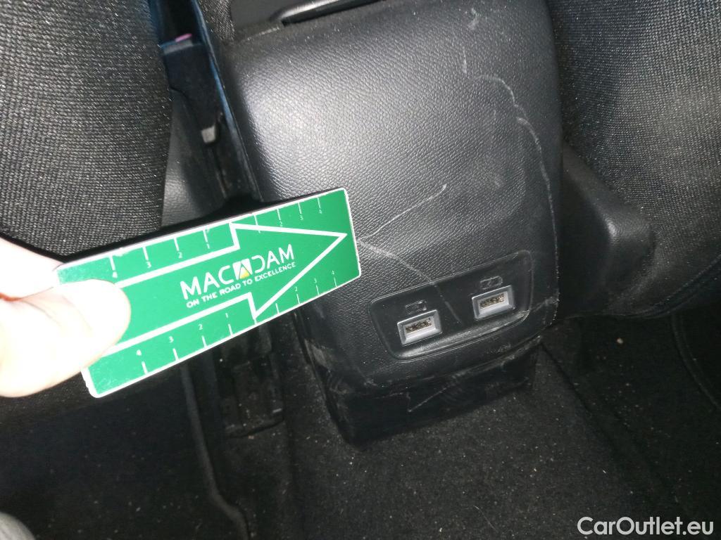  Peugeot  2008 PEUGEOT  / 2019 / 5P / todoterreno Allure BlueHDI 81kW (110CV) #9