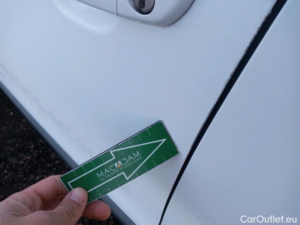  Peugeot  2008 PEUGEOT  / 2019 / 5P / todoterreno Allure BlueHDI 81kW (110CV) #5