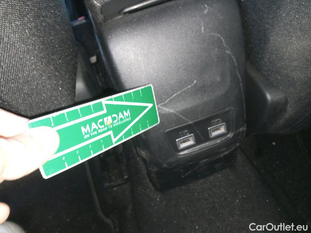  Peugeot  2008 PEUGEOT  / 2019 / 5P / todoterreno Allure BlueHDI 81kW (110CV) #10