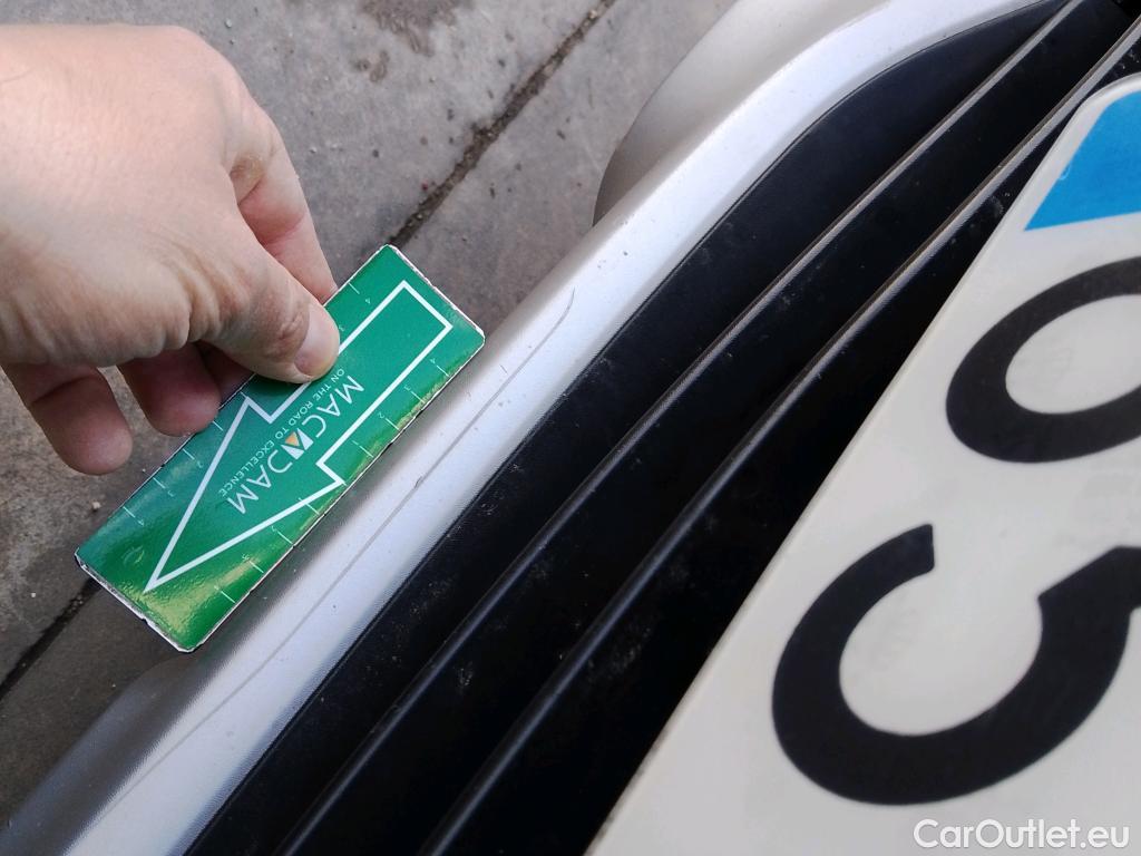  Renault  Captur RENAULT  / 2017 / 5P / crossover Zen dCi 66kW (90CV) #6