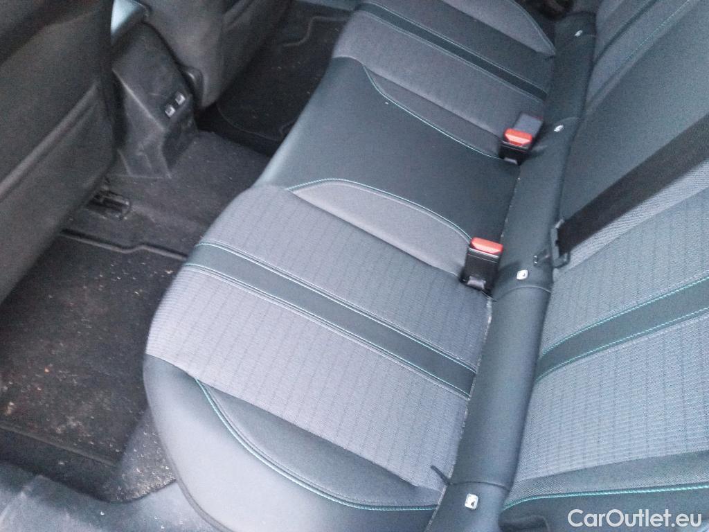  Peugeot  2008 PEUGEOT  / 2019 / 5P / todoterreno Allure BlueHDI 81kW (110CV) #26