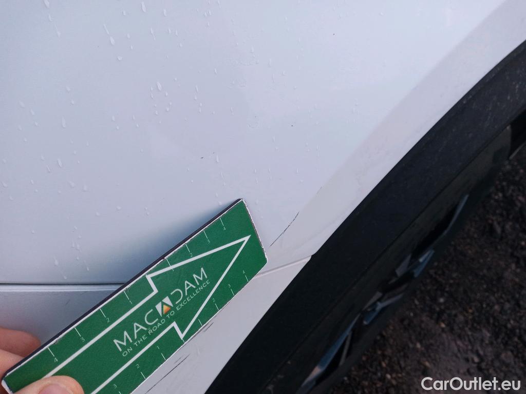  Peugeot  2008 PEUGEOT  / 2019 / 5P / todoterreno Allure BlueHDI 81kW (110CV) #27