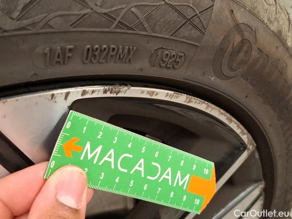  Peugeot  308  Allure 1.5 HDi 130CV BVA8 E6d #40