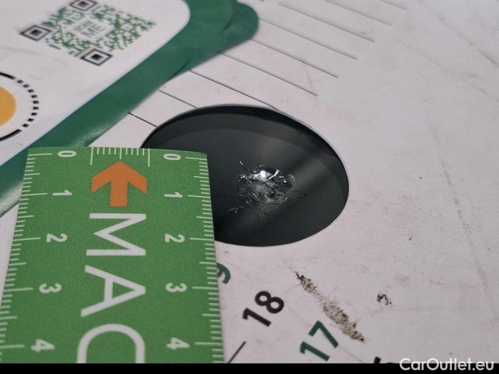  Mercedes  GLA MERCEDES-BENZ  / 2020 / 5P / SUV  200 D BUSINESS LINE DCT #6