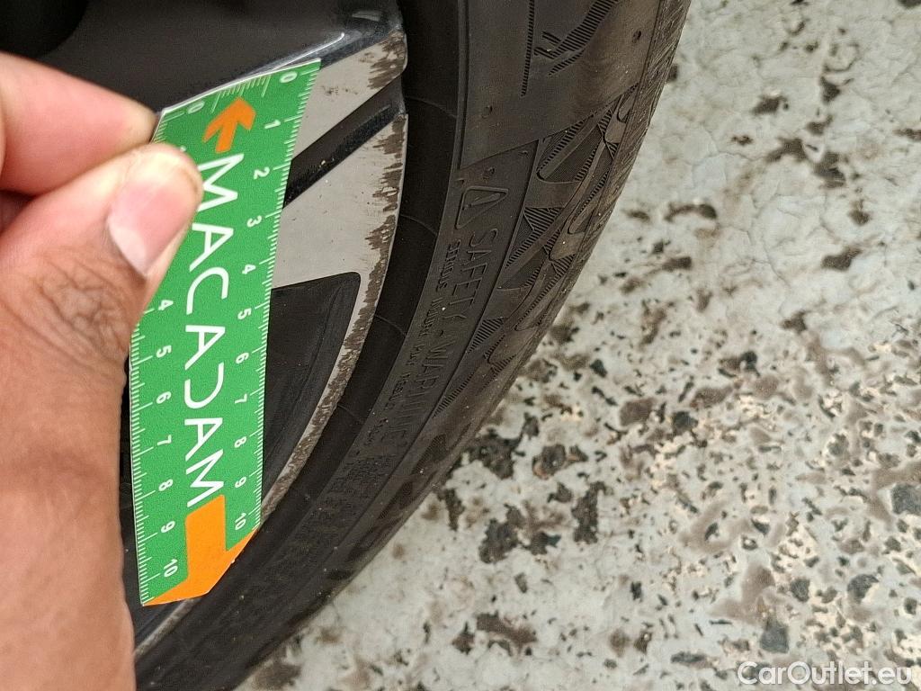  Peugeot  308  Allure 1.5 HDi 130CV BVA8 E6d #41