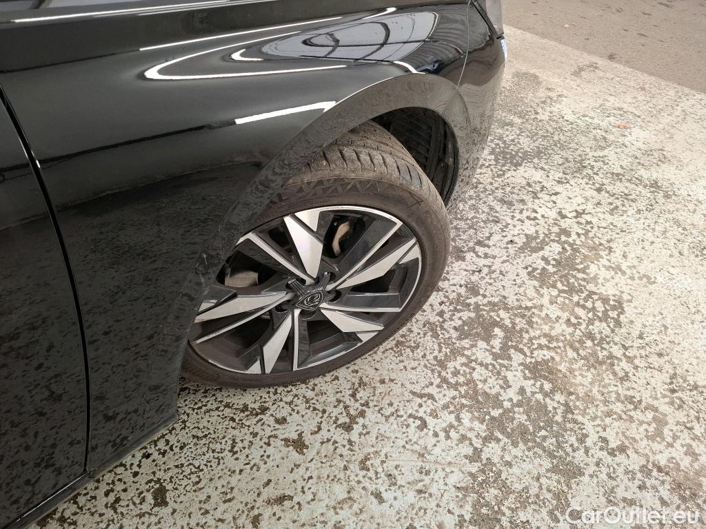  Peugeot  308  Allure 1.5 HDi 130CV BVA8 E6d #33