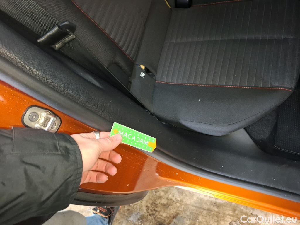  Peugeot  2008  Active Pack 1.2 PureTech 130CV BVA8 E6d #1