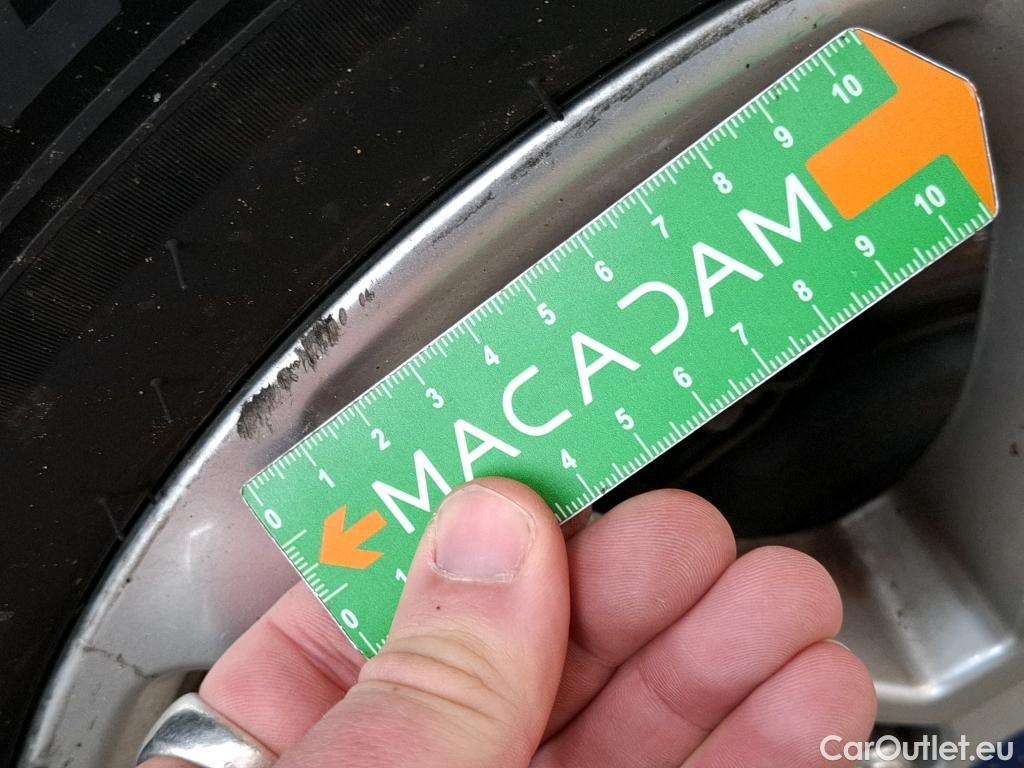  Ford  Kuga FORD  / 2019 / 5P / SUV 2.5 190 hybrid Flexifuel Pshift Titanium #23