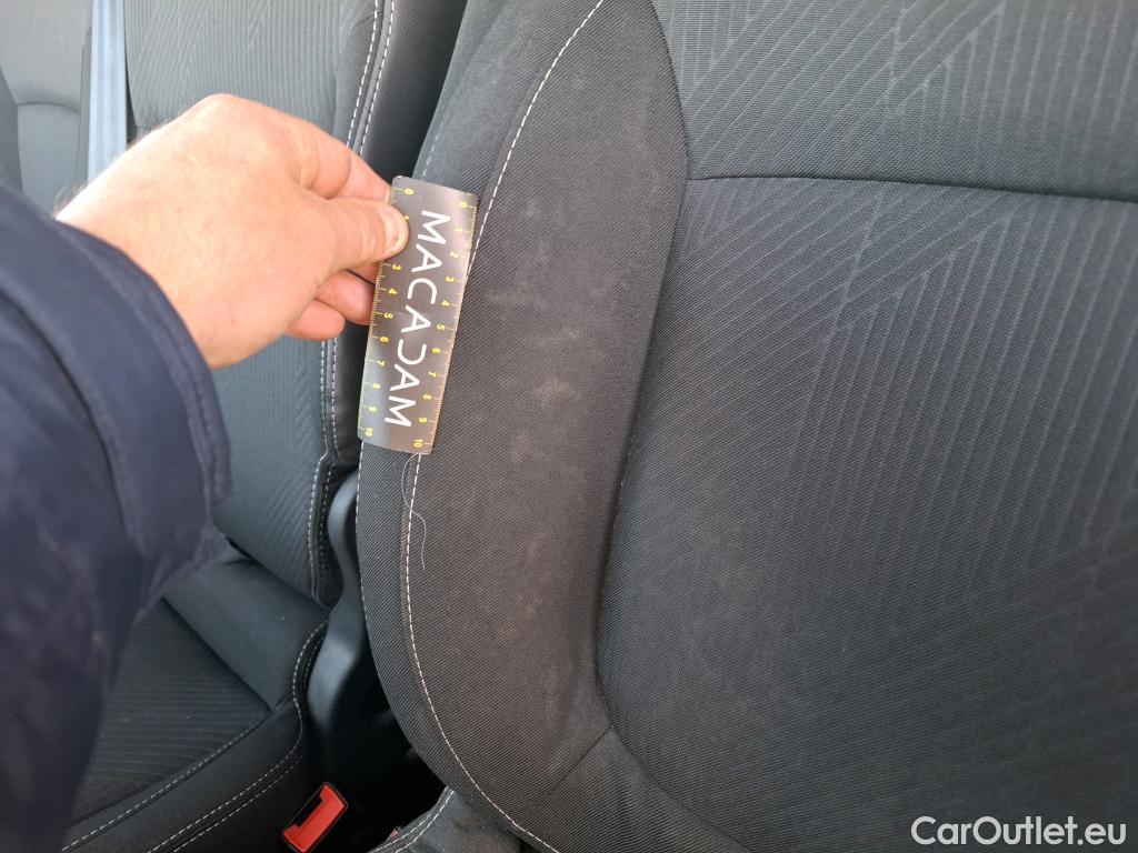  Renault  Trafic RENAULT  / 2019 / 4P / Fourgon tole FG GCF L1H1 1000 Energy dCi 145 EDC #12