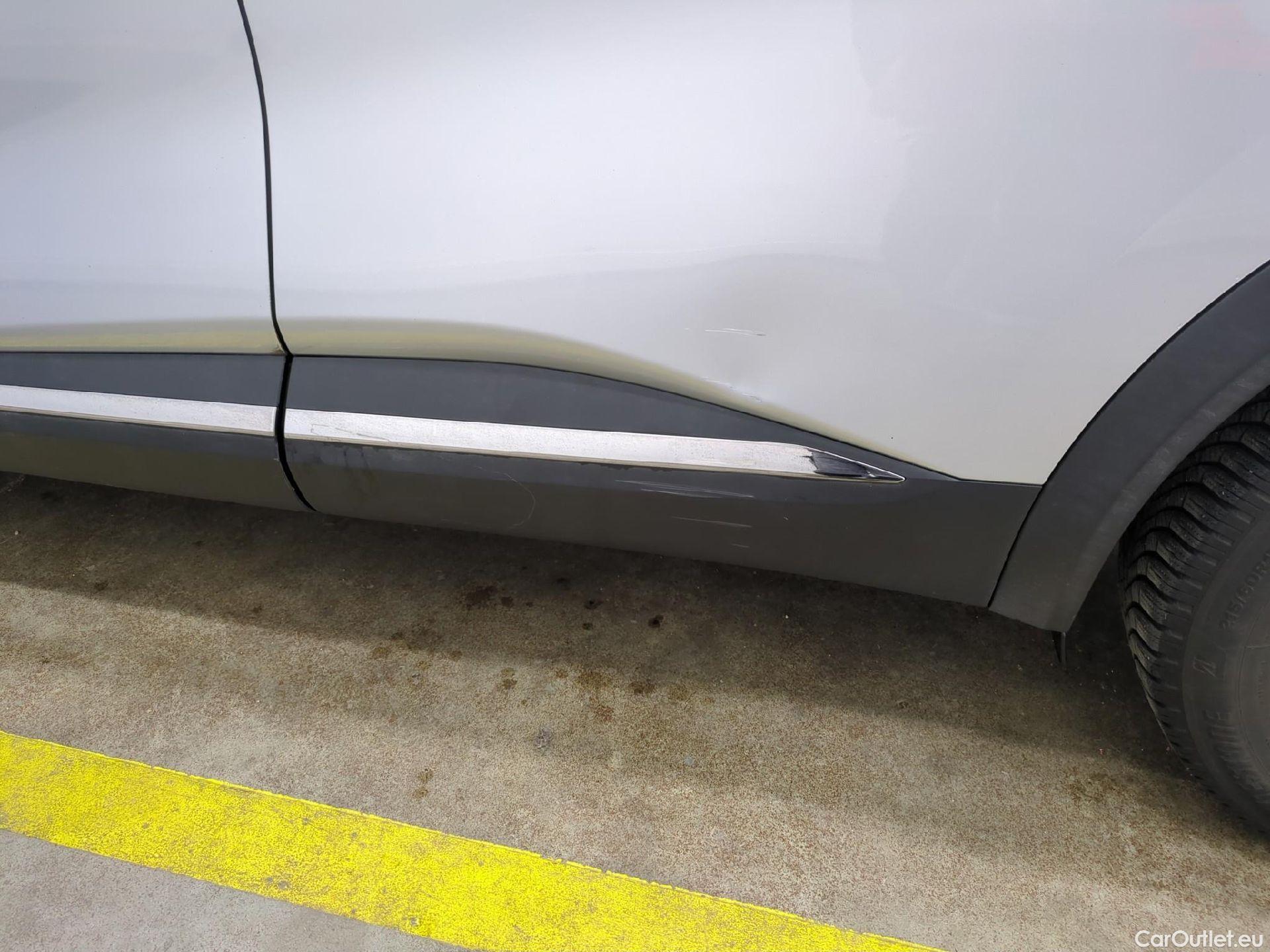  Renault  Captur  II Techno 1.6 E-TECH Hybrid 145CV BVA6 E6d #18