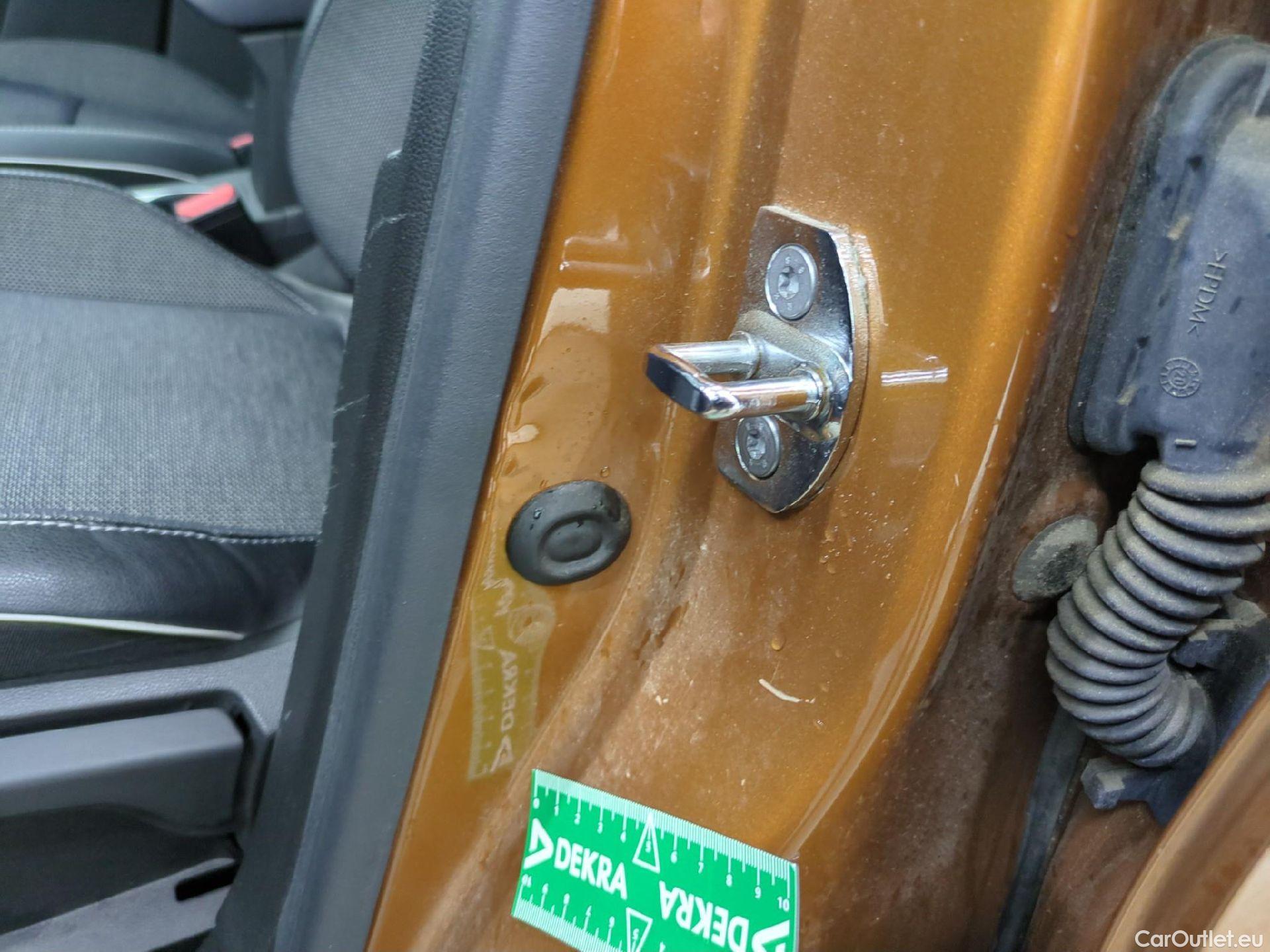  Renault  Captur RENAULT  / 2019 / 5P / SUV Intens E-TECH Plug-in 160 #67