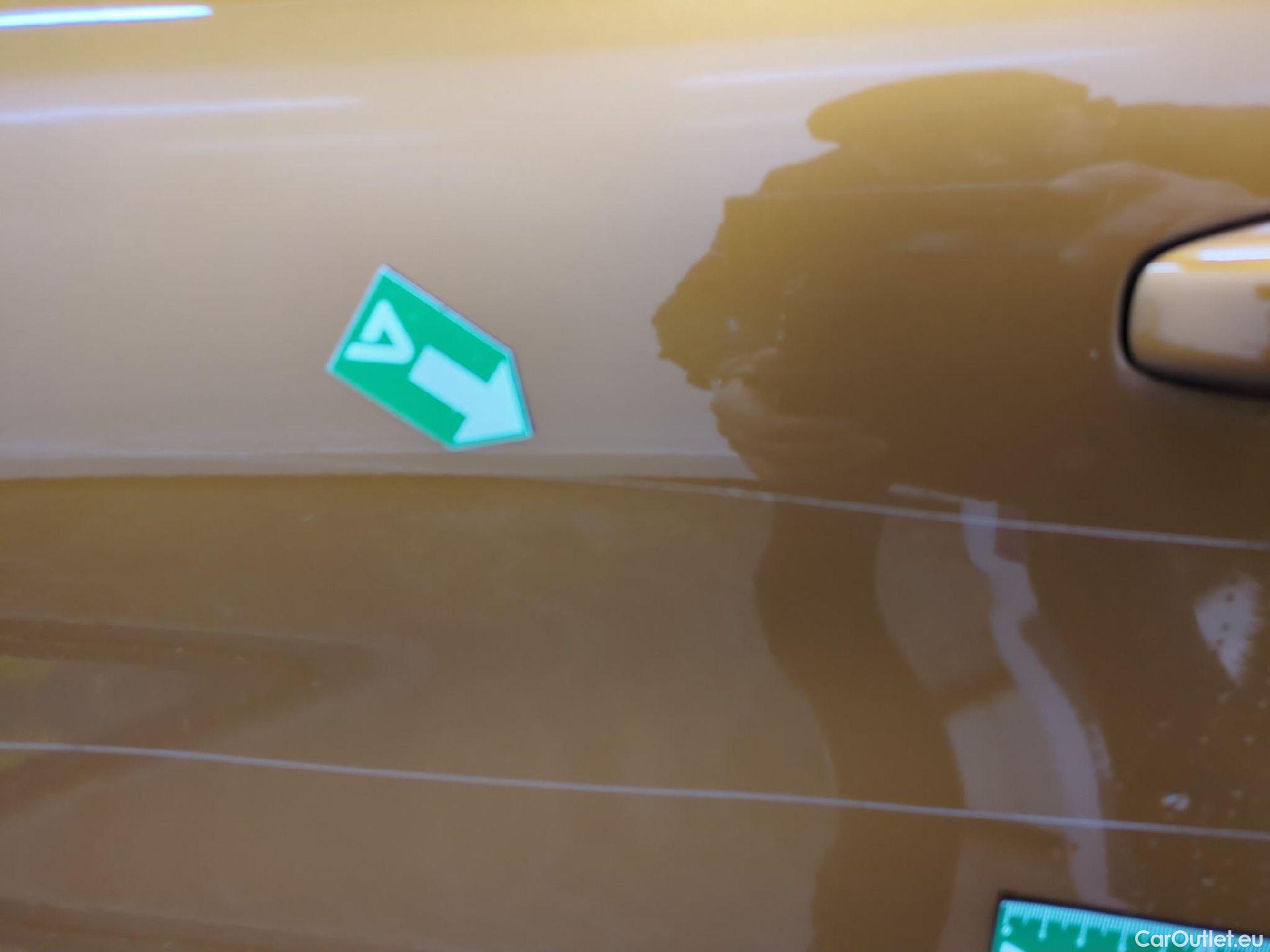  Renault  Captur RENAULT  / 2019 / 5P / SUV Intens E-TECH Plug-in 160 #52