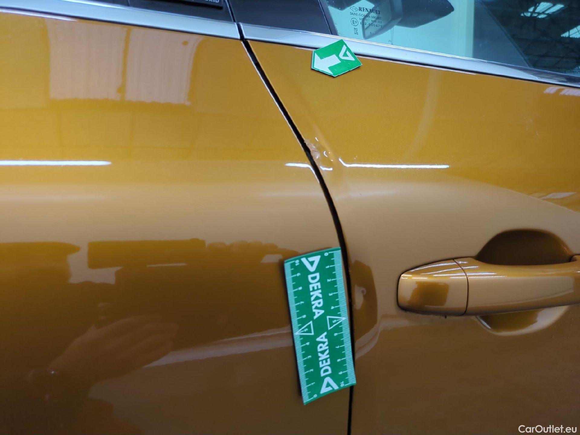  Renault  Captur RENAULT  / 2019 / 5P / SUV Intens E-TECH Plug-in 160 #39