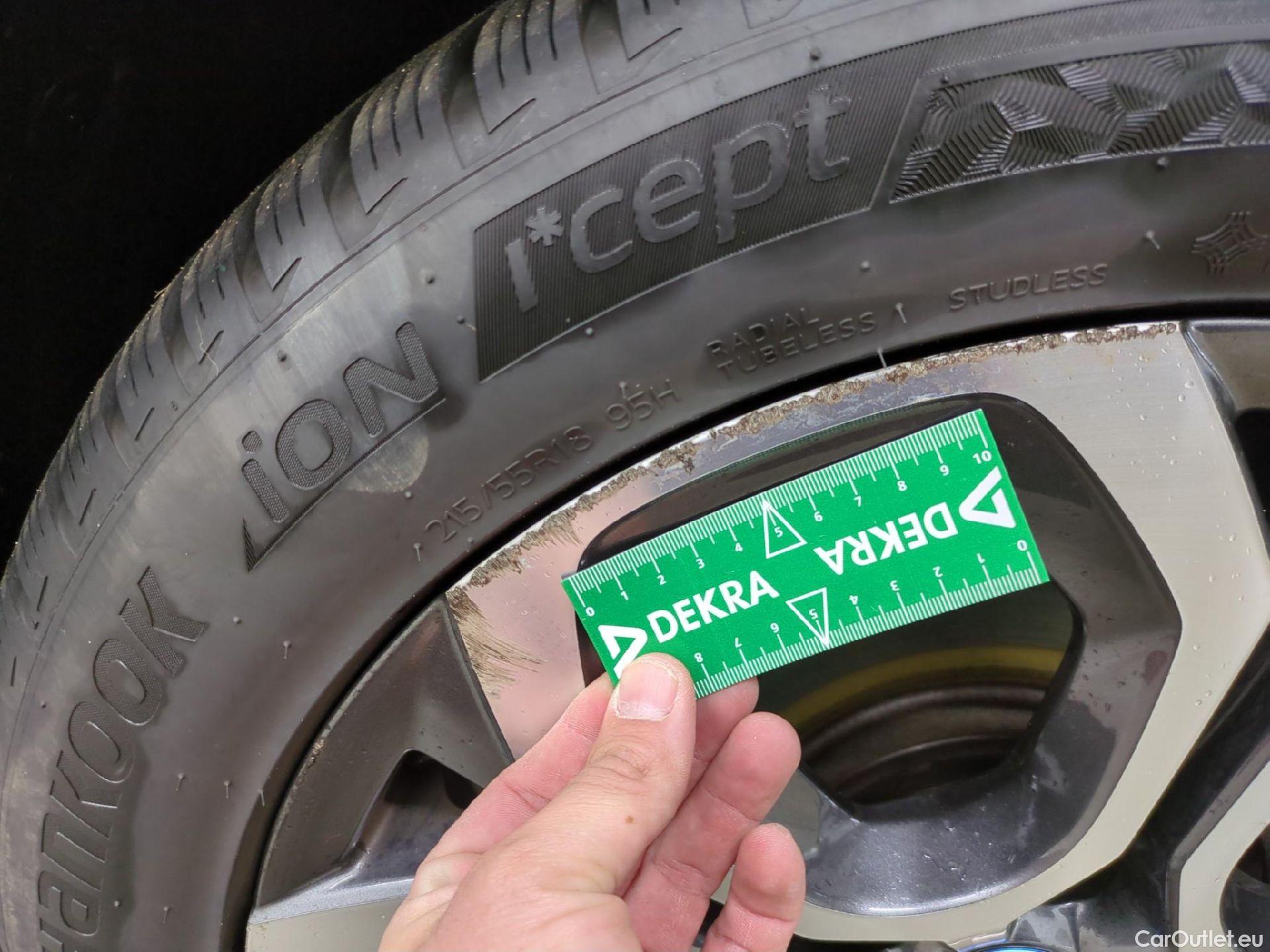  Renault  Captur RENAULT  / 2019 / 5P / SUV Intens E-TECH Plug-in 160 #11