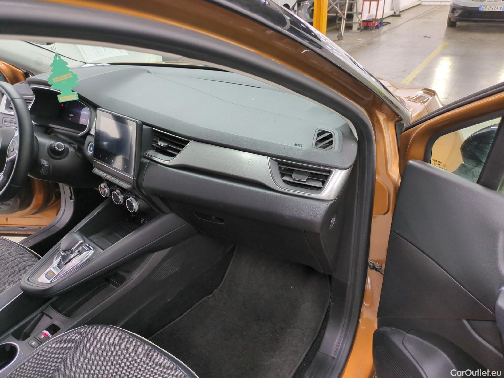  Renault  Captur RENAULT  / 2019 / 5P / SUV Intens E-TECH Plug-in 160 #73