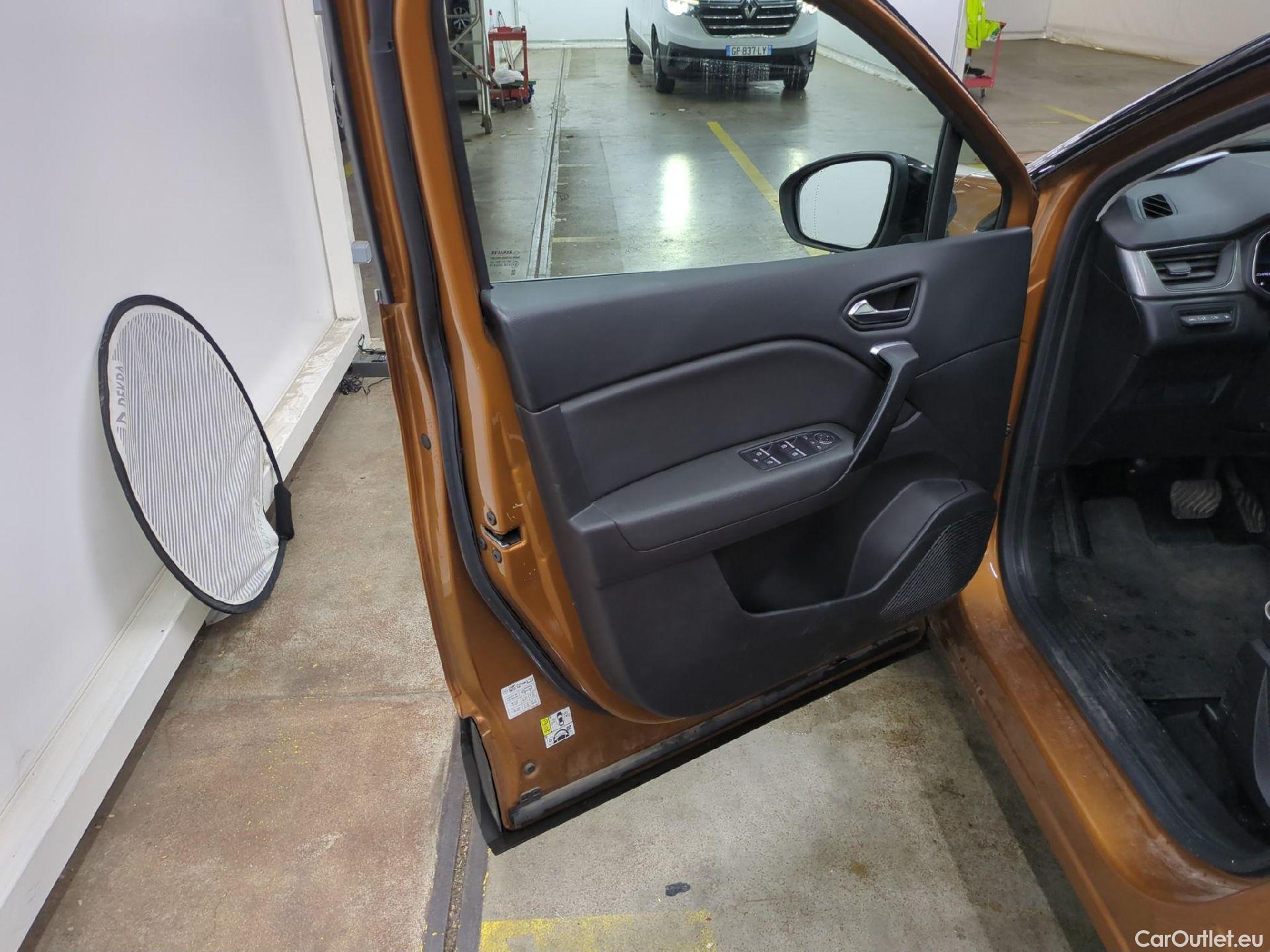  Renault  Captur RENAULT  / 2019 / 5P / SUV Intens E-TECH Plug-in 160 #71