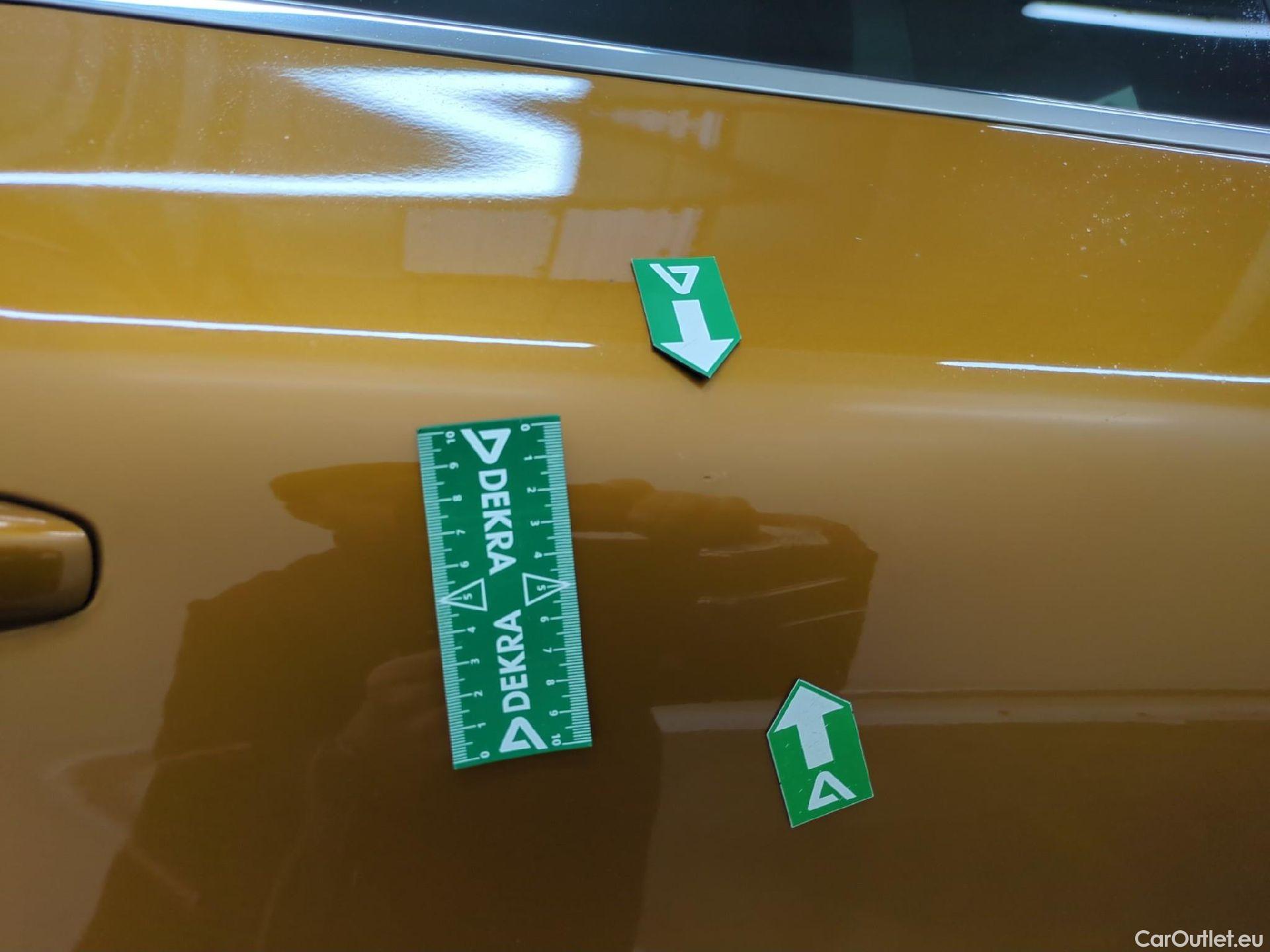  Renault  Captur RENAULT  / 2019 / 5P / SUV Intens E-TECH Plug-in 160 #38