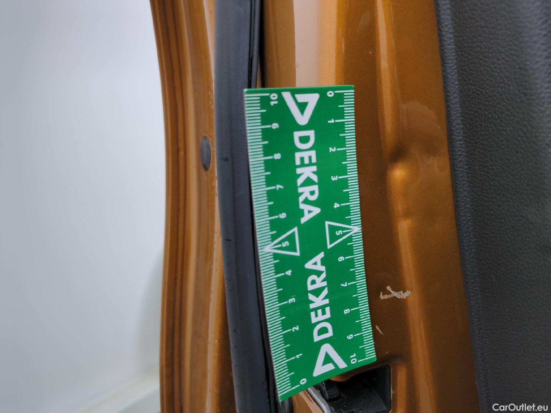  Renault  Captur RENAULT  / 2019 / 5P / SUV Intens E-TECH Plug-in 160 #27