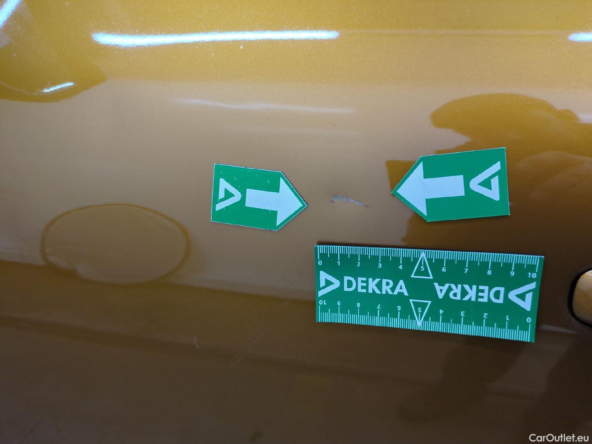  Renault  Captur RENAULT  / 2019 / 5P / SUV Intens E-TECH Plug-in 160 #24