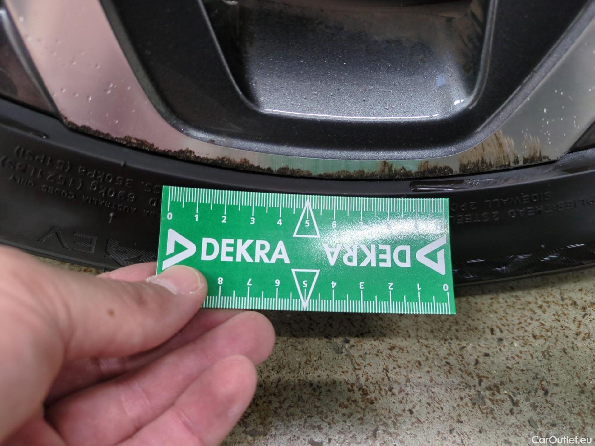  Renault  Captur RENAULT  / 2019 / 5P / SUV Intens E-TECH Plug-in 160 #9