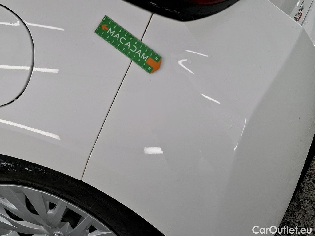  Toyota  Yaris TOYOTA  Hybride / 2019 / 5P / Berline Hybride 116h France Business Stage Acad #38