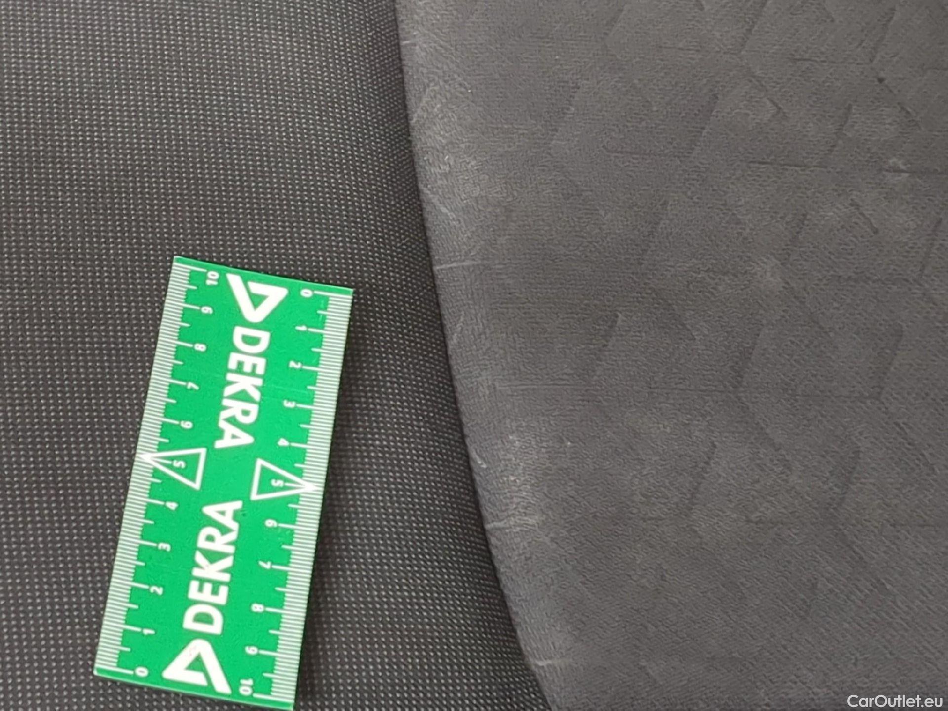  Toyota  Corolla TOYOTA  / 2018 / 5P / Berline Hybride 122h Dynamic Business Supp Lomb #2