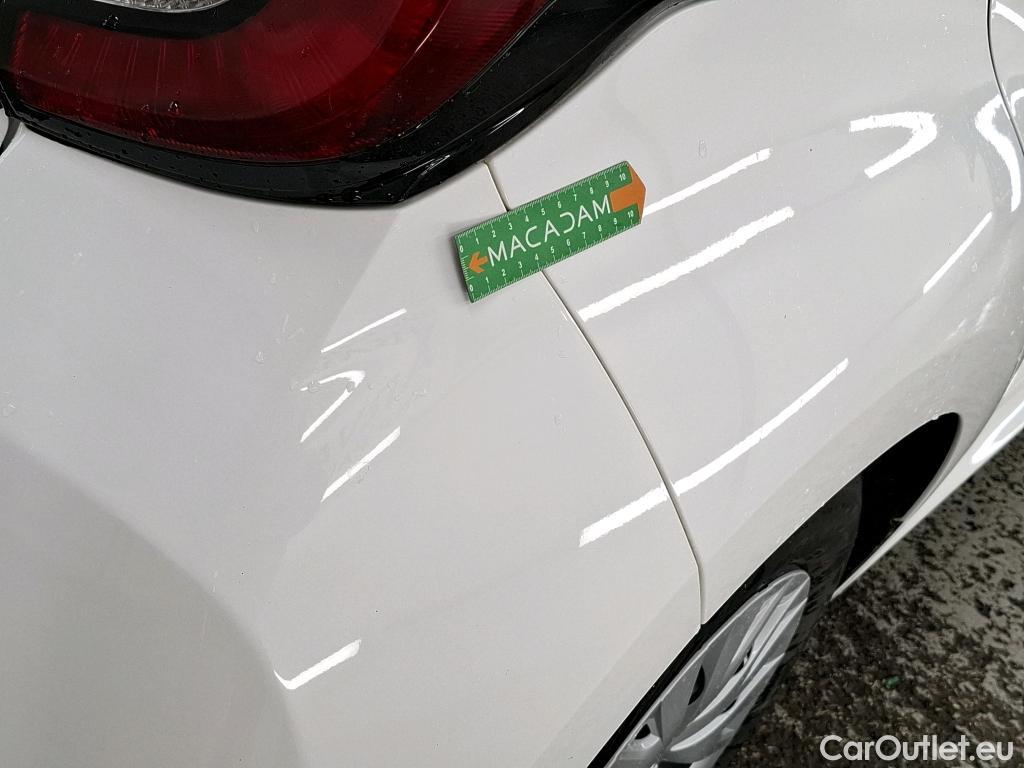  Toyota  Yaris TOYOTA  Hybride / 2019 / 5P / Berline Hybride 116h France Business Stage Acad #39