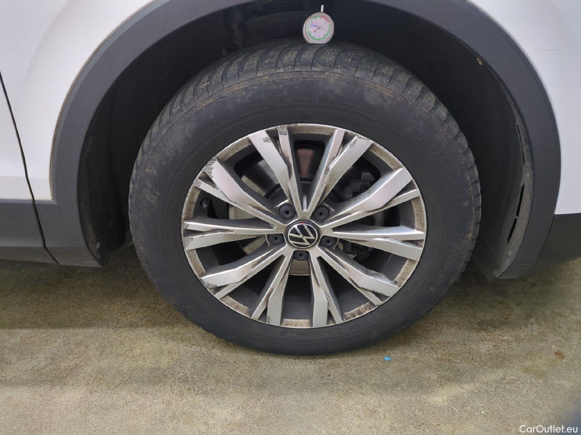  Volkswagen  Tiguan VOLKSWAGEN  / 2020 / 5P / SUV 1.5 TSI 150 DSG7 Life Busines #11