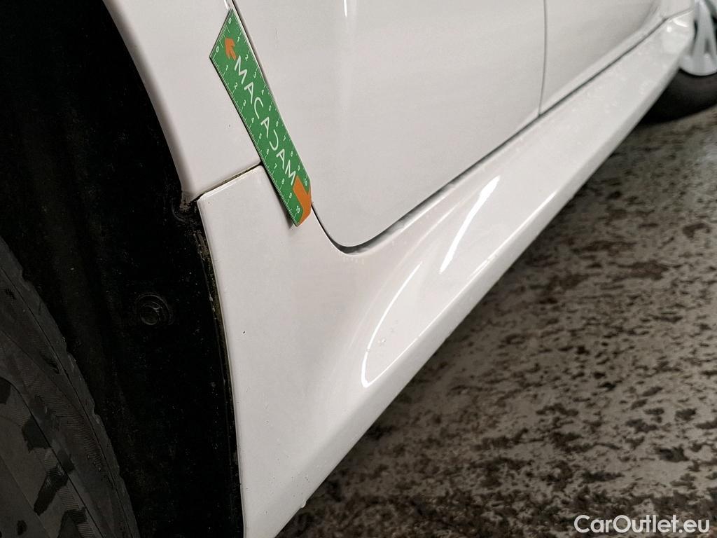  Toyota  Yaris TOYOTA  Hybride / 2019 / 5P / Berline Hybride 116h France Business Stage Acad #35