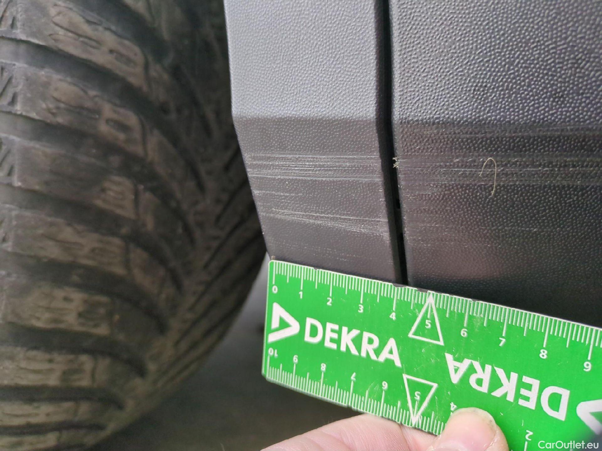  Volkswagen  Tiguan VOLKSWAGEN  / 2020 / 5P / SUV 1.5 TSI 150 DSG7 Life Busines #24