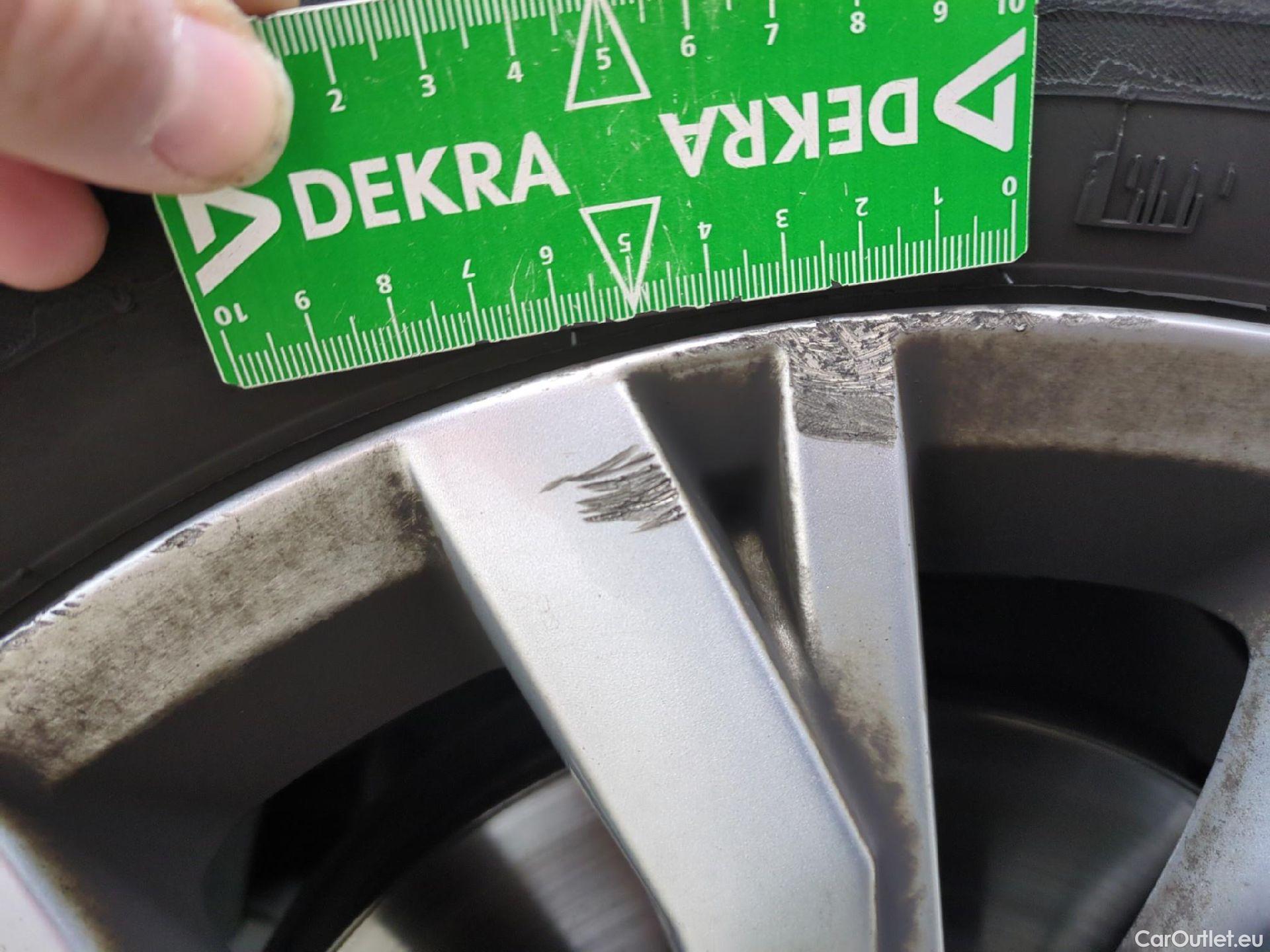  Volkswagen  Tiguan VOLKSWAGEN  / 2020 / 5P / SUV 1.5 TSI 150 DSG7 Life Busines #16