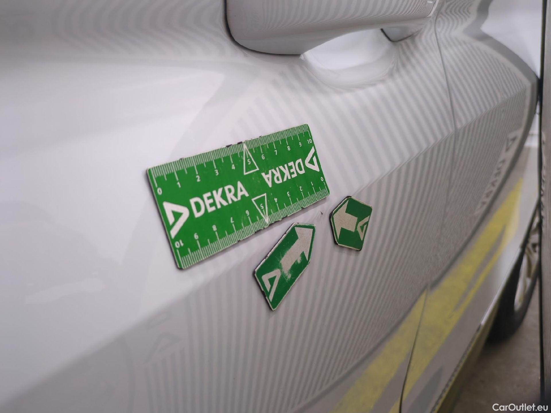  Volkswagen  Tiguan VOLKSWAGEN  / 2020 / 5P / SUV 1.5 TSI 150 DSG7 Life Busines #33