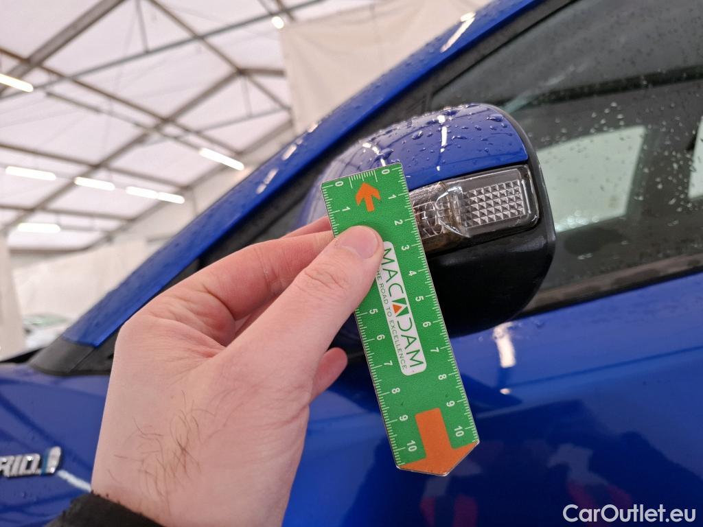  Toyota  C-HR TOYOTA  / 2016 / 5P / SUV 2.0 HYBRIDE 184 DYNAMIC BUSINESS #6