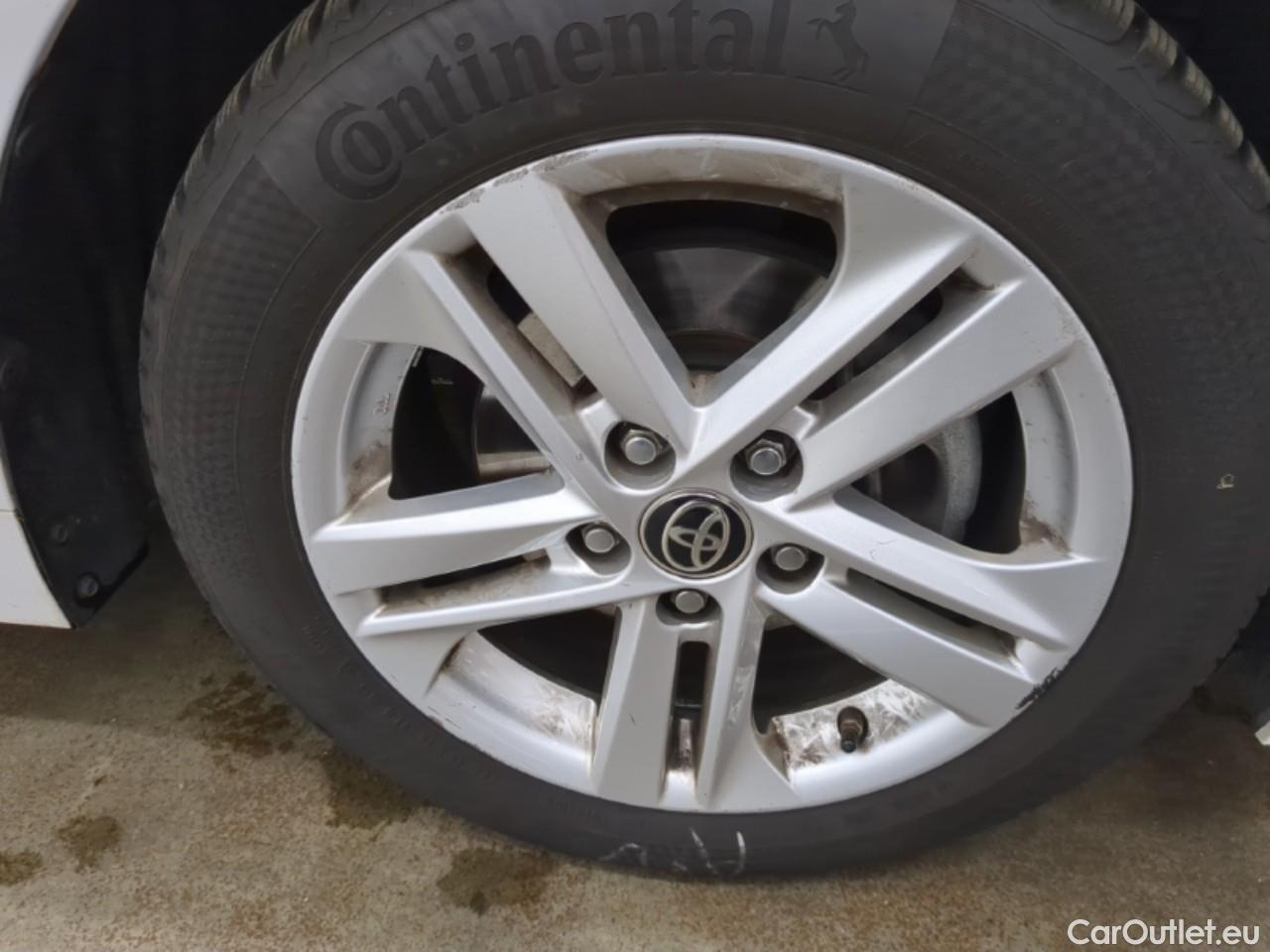  Toyota  Corolla TOYOTA  / 2018 / 5P / Berline Hybride 122h Dynamic Business Supp Lomb #8