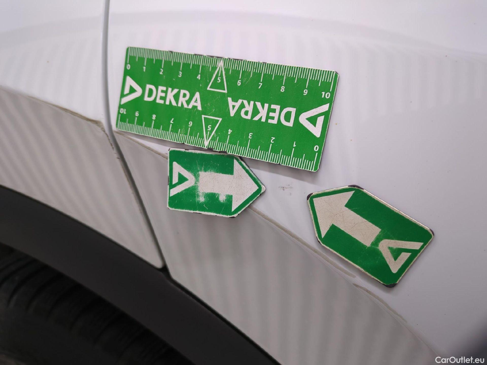  Volkswagen  Tiguan VOLKSWAGEN  / 2020 / 5P / SUV 1.5 TSI 150 DSG7 Life Busines #64